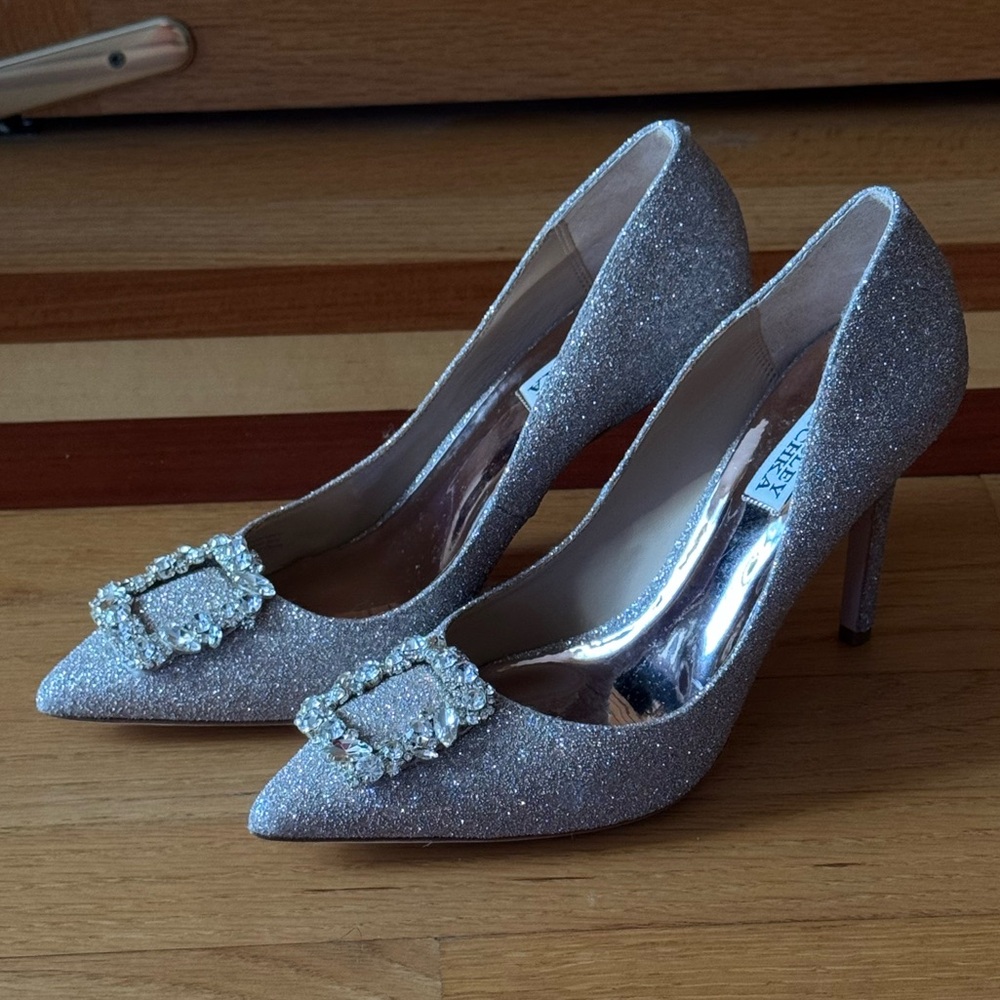NWT Badgley Mischka Gold Glitter Heels
